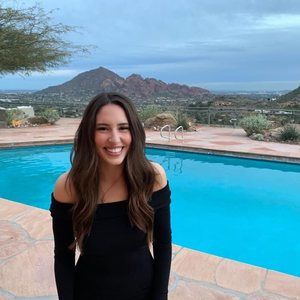 Meet your Posher, Janele